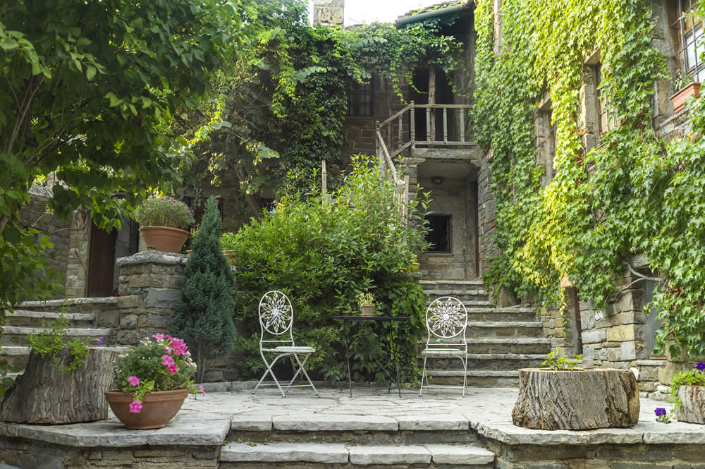 Breakfast at Saxonis Houses Guesthouse in Papigo, Greece